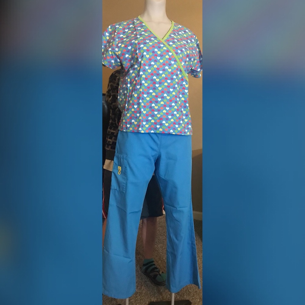 Scrub set